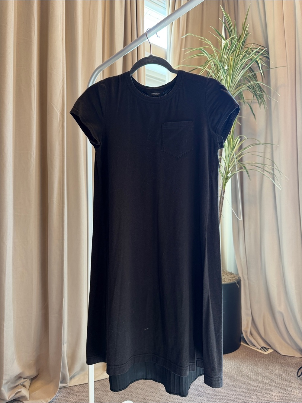 Black Short-Sleeve Pocket T-Shirt Dress